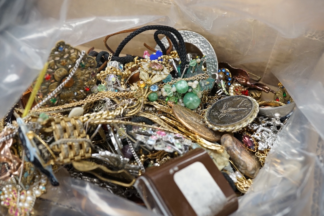 A quantity of assorted mainly costume jewellery, silver and other collectables including a George V engraved silver card case, Adie & Lovekin Ltd, Birmingham, 1913, pill boxes, vesta case, necklaces and writs watches.